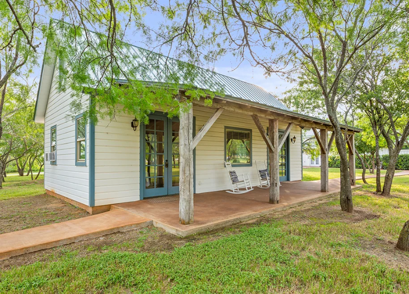 Grooms Cabin image